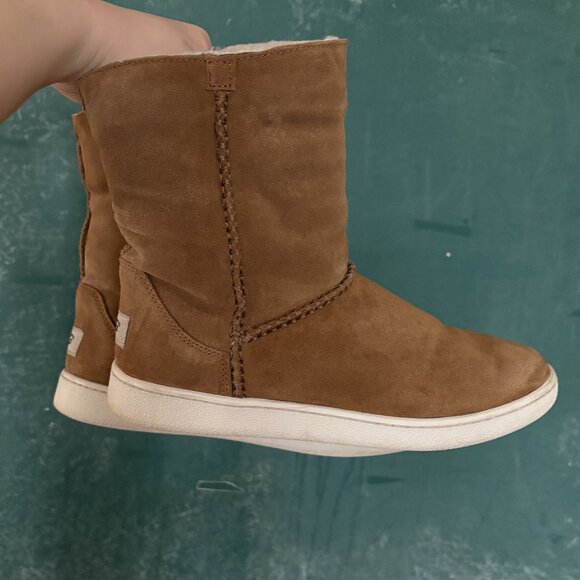 UGG Mika Bootie/Sneaker Foldover Cuff Cognac Women's Size 8.5 Like New - Picture 3 of 9